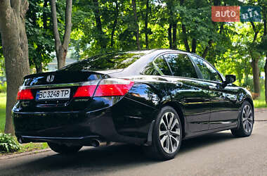 Седан Honda Accord 2015 в 