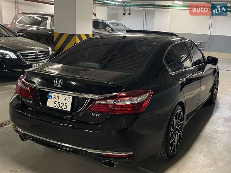 Седан Honda Accord 2016 в Києві