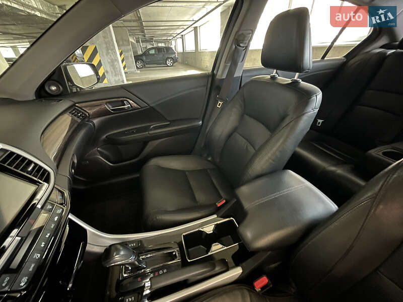 Седан Honda Accord 2016 в Києві