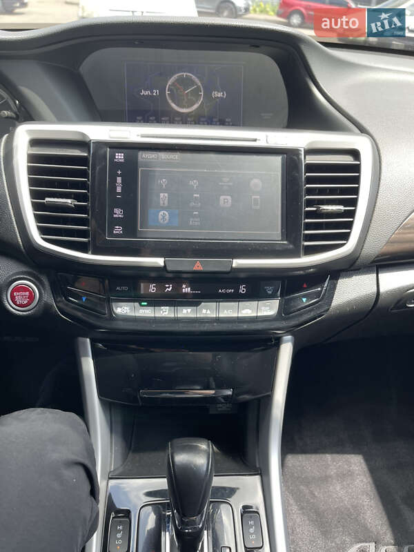 Седан Honda Accord 2016 в Києві