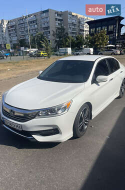 Седан Honda Accord 2016 в Києві