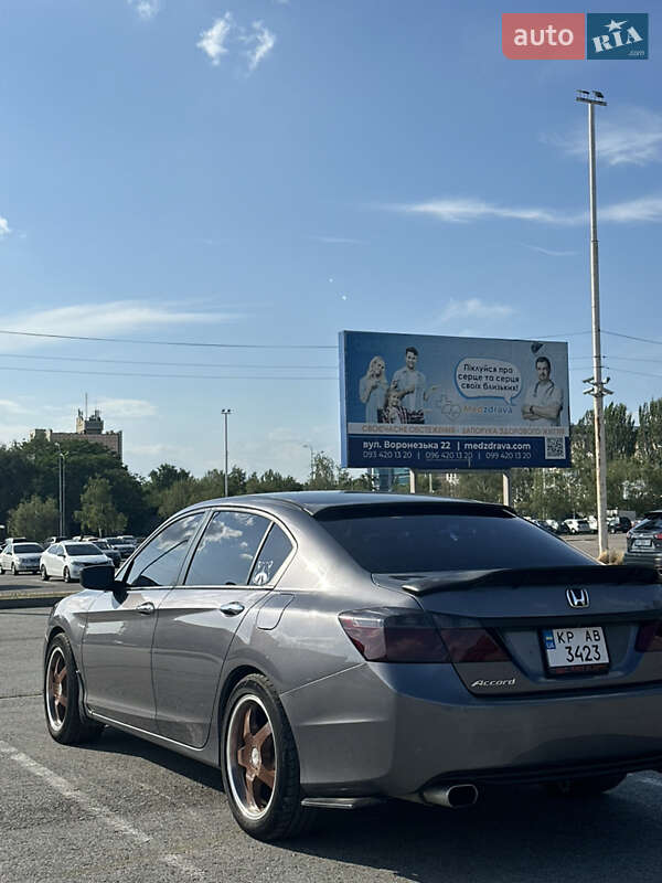 Седан Honda Accord 2013 в Запоріжжі