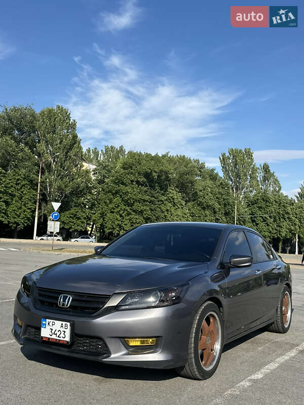 Седан Honda Accord 2013 в Запоріжжі
