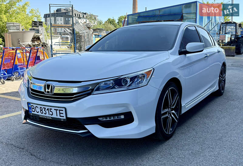 Седан Honda Accord 2016 в 