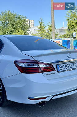 Седан Honda Accord 2016 в 