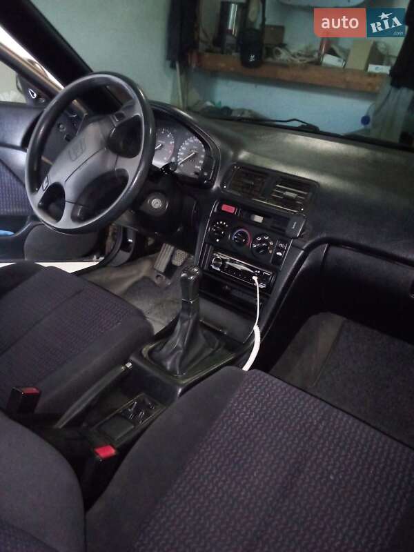 Седан Honda Accord 1996 в Чернівцях