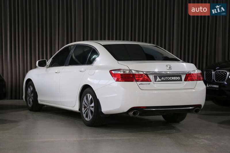 Седан Honda Accord 2013 в Києві