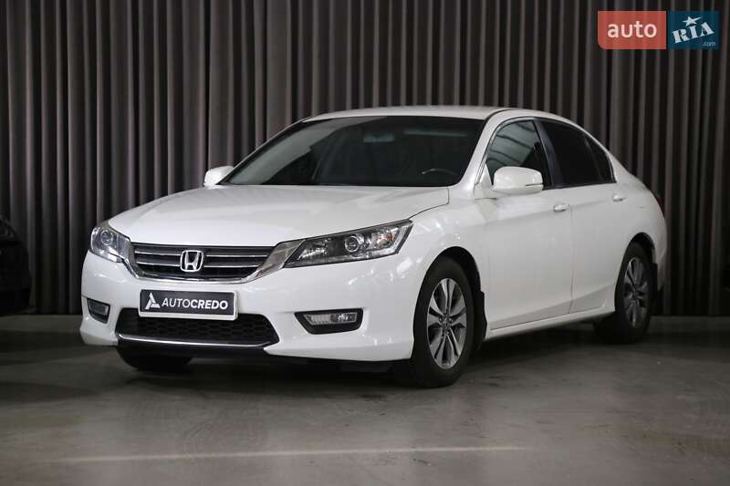 Седан Honda Accord 2013 в Києві