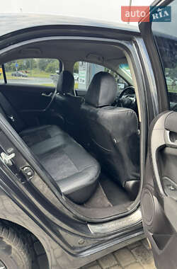 Седан Honda Accord 2011 в 