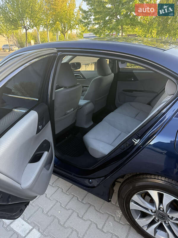 Седан Honda Accord 2015 в Днепре