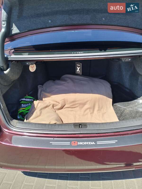 Седан Honda Accord 2010 в Ровно