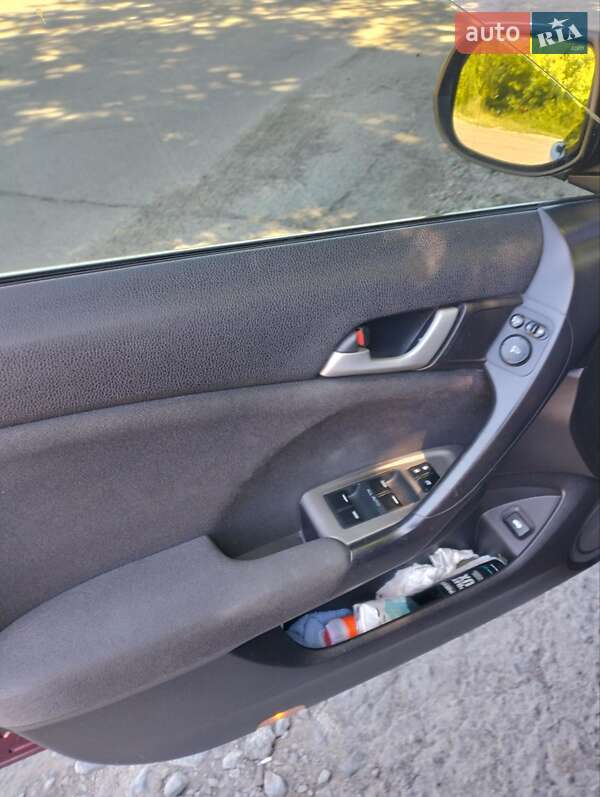 Седан Honda Accord 2010 в Ровно