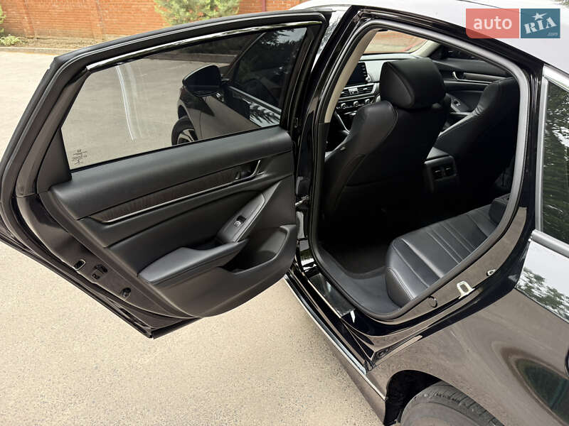 Седан Honda Accord 2018 в Львове