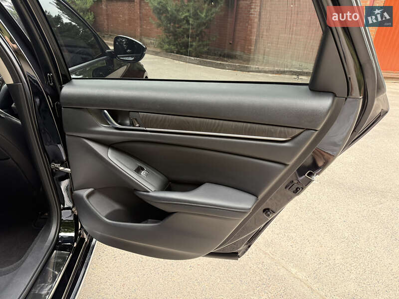 Седан Honda Accord 2018 в Львове