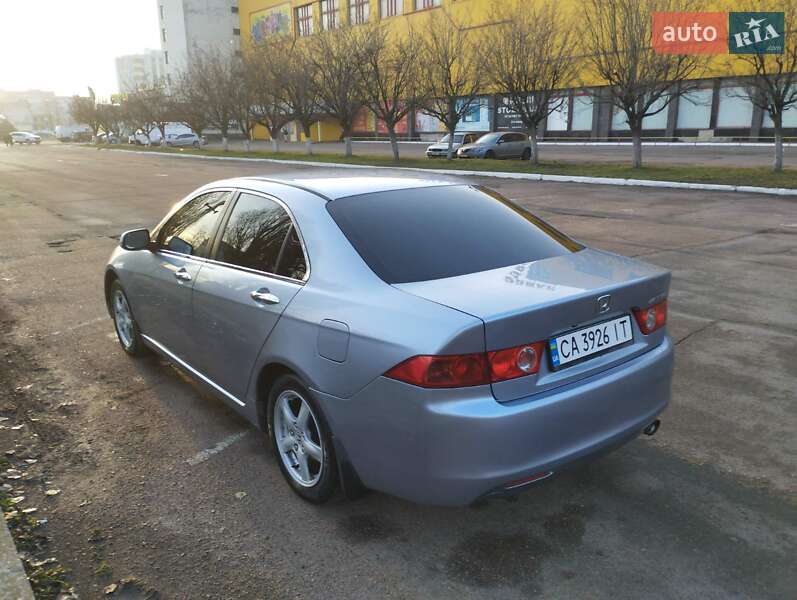 Седан Honda Accord 2004 в Черкасах