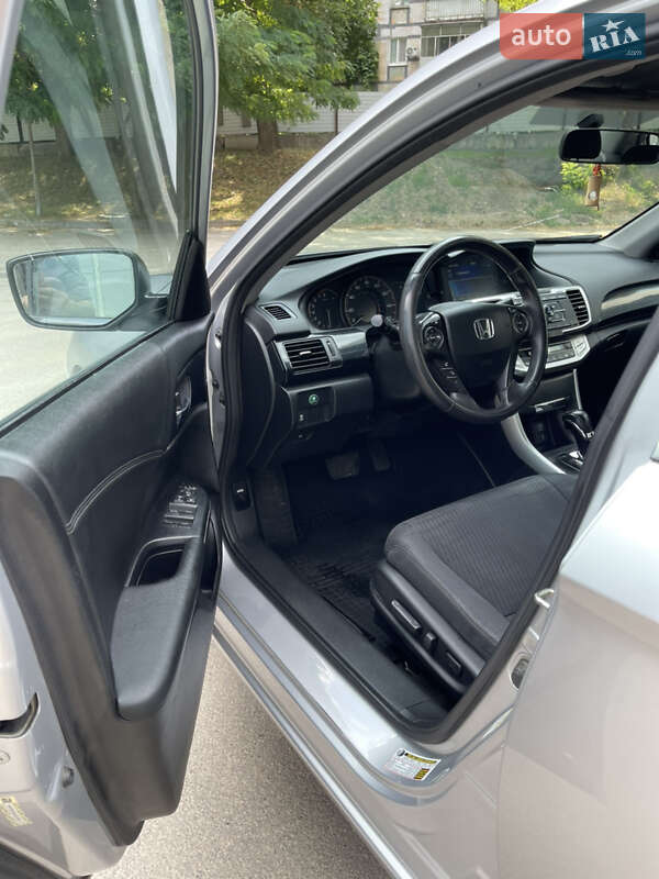 Седан Honda Accord 2013 в Днепре