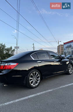 Седан Honda Accord 2015 в 