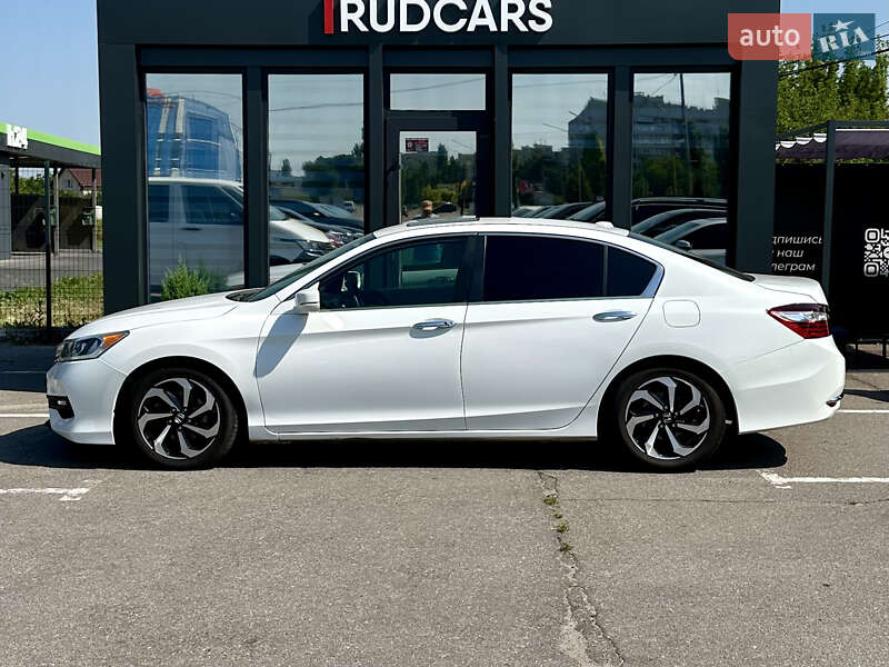 Седан Honda Accord 2015 в Кременчуге