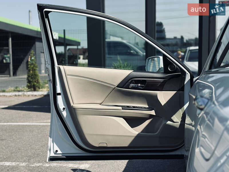Седан Honda Accord 2015 в Кременчуге