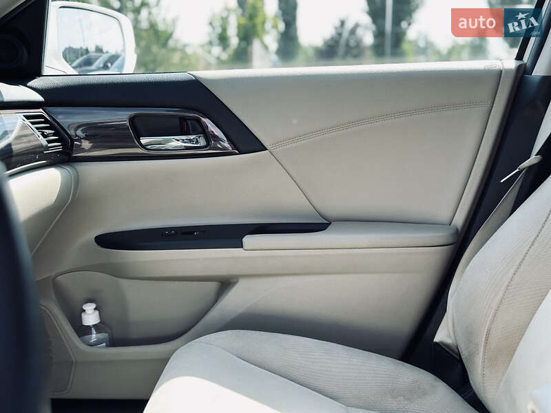 Седан Honda Accord 2015 в Кременчуге
