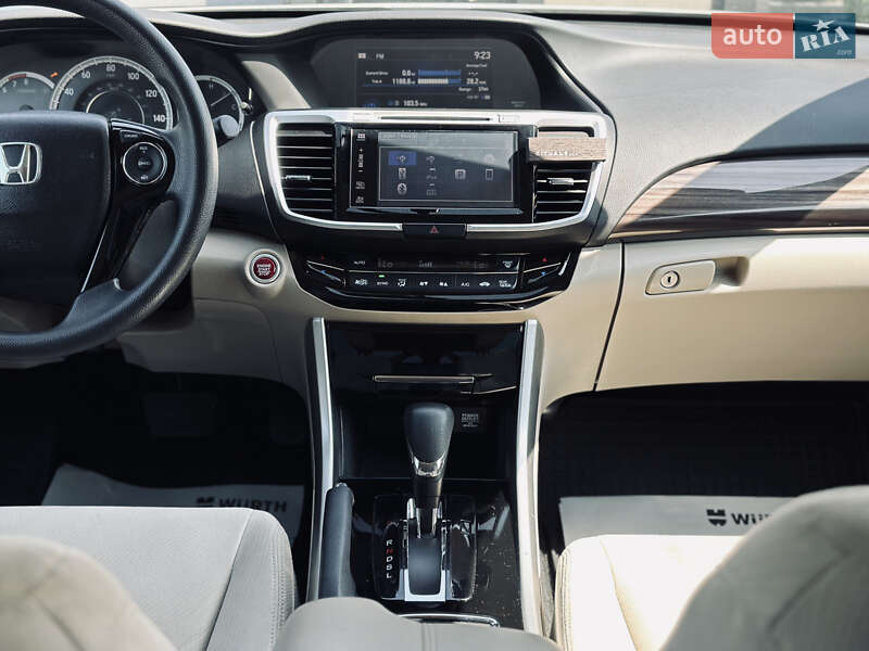 Седан Honda Accord 2015 в Кременчуге