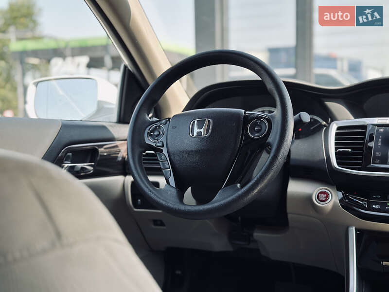 Седан Honda Accord 2015 в Кременчуге