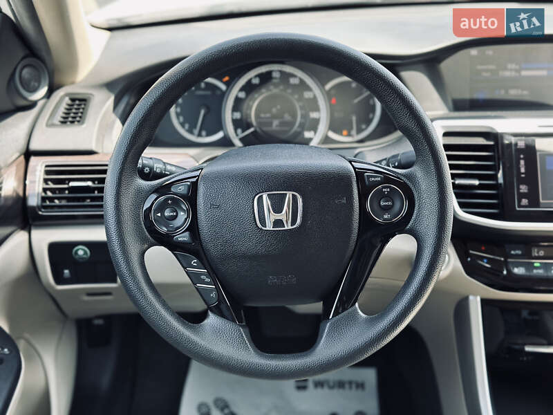 Седан Honda Accord 2015 в Кременчуге
