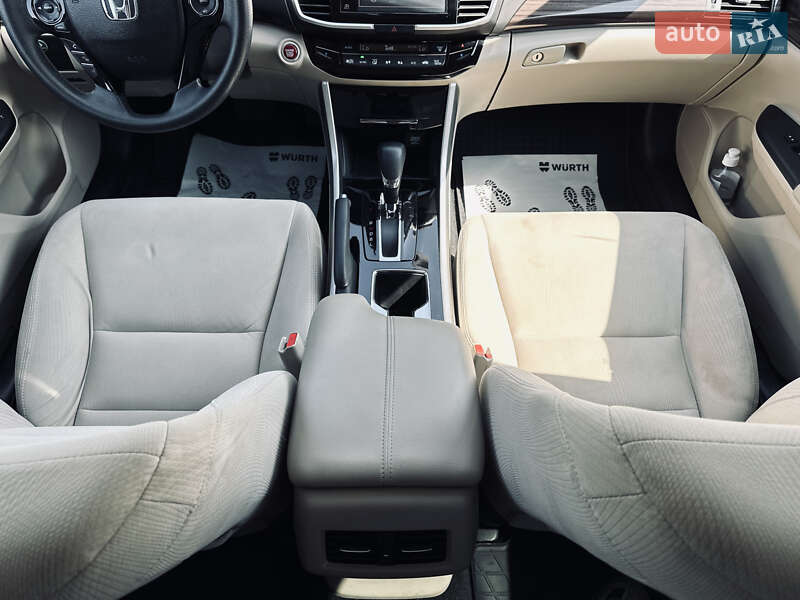 Седан Honda Accord 2015 в Кременчуге