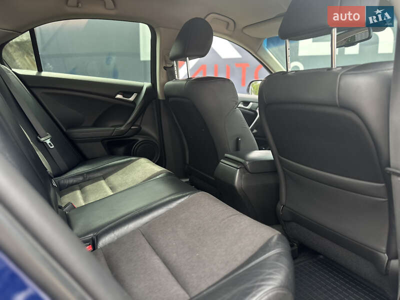 Седан Honda Accord 2010 в Львове