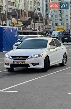 Седан Honda Accord 2013 в Киеве