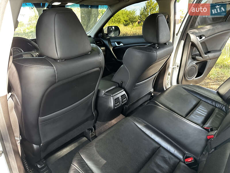 Седан Honda Accord 2012 в Кропивницком