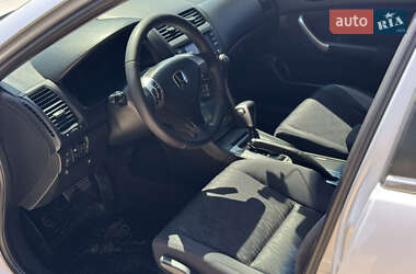 Седан Honda Accord 2004 в 