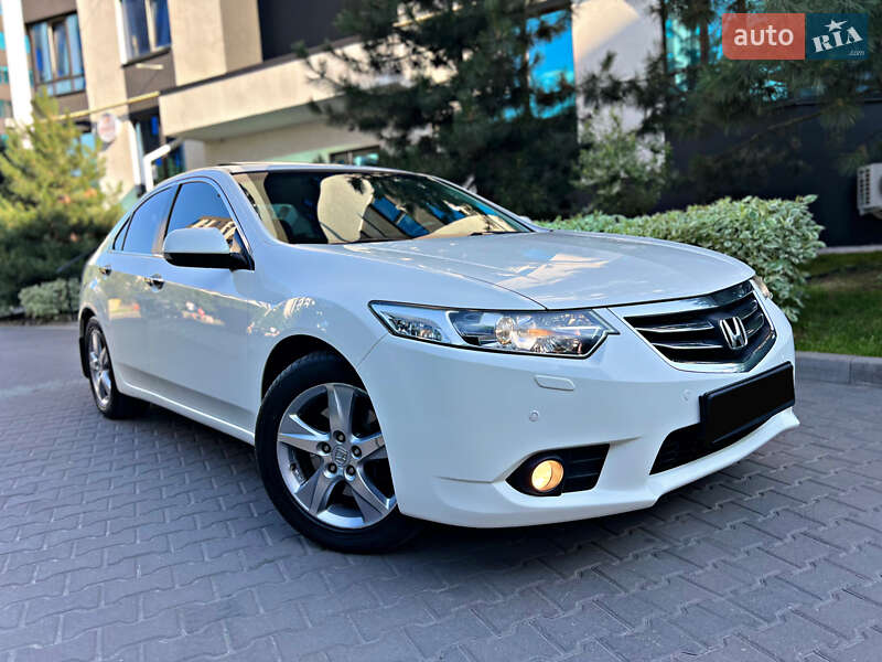 Седан Honda Accord 2012 в Киеве