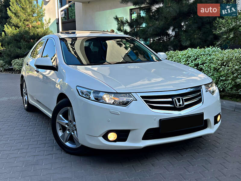 Седан Honda Accord 2012 в Киеве