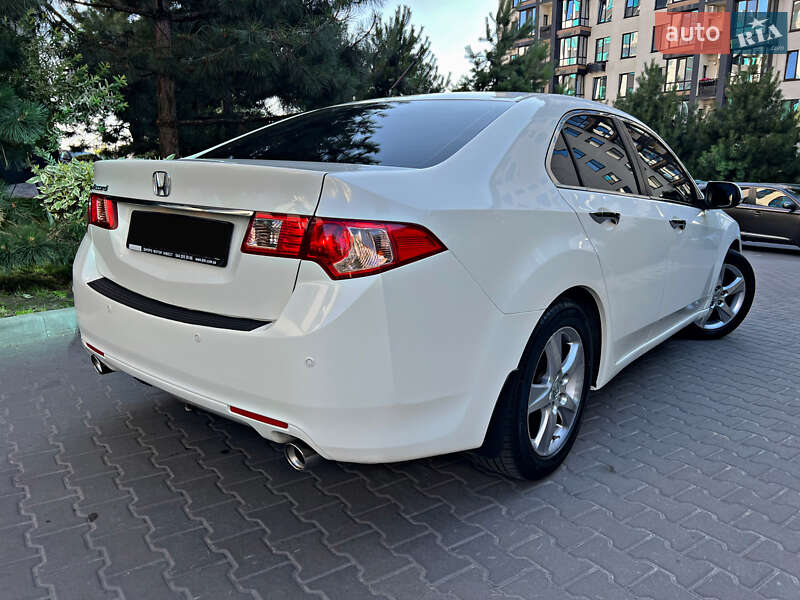 Седан Honda Accord 2012 в Киеве