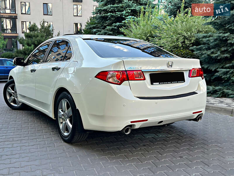 Седан Honda Accord 2012 в Киеве