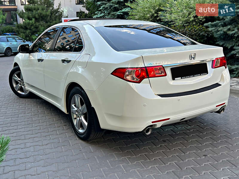 Седан Honda Accord 2012 в Киеве
