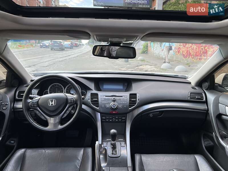 Седан Honda Accord 2012 в Киеве