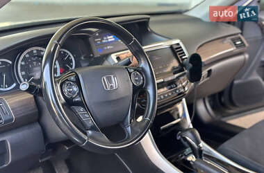 Седан Honda Accord 2015 в 