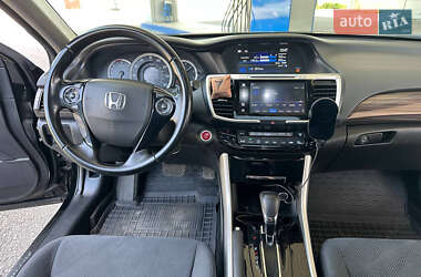 Седан Honda Accord 2015 в 