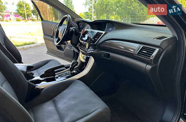 Седан Honda Accord 2015 в 