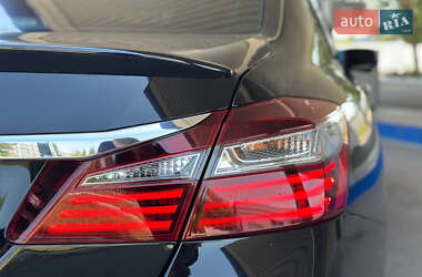 Седан Honda Accord 2015 в 