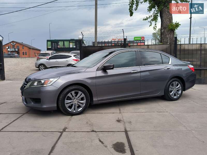 Седан Honda Accord 2014 в Киеве
