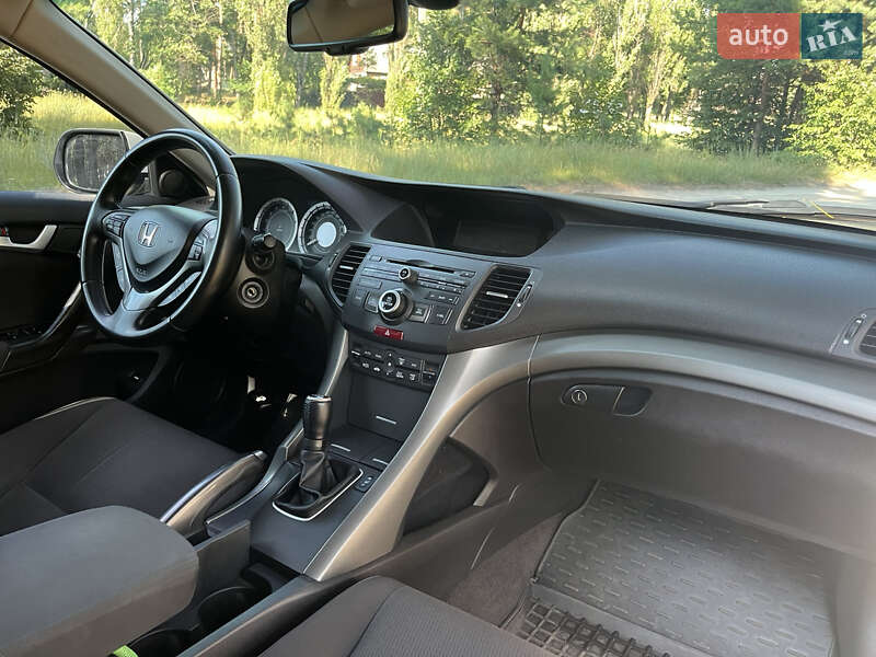Седан Honda Accord 2011 в Ахтырке