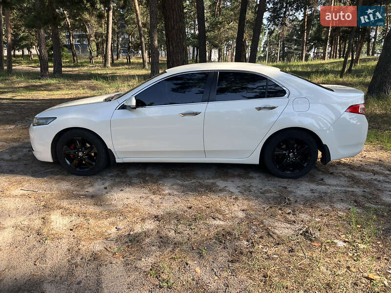 Седан Honda Accord 2011 в Ахтырке