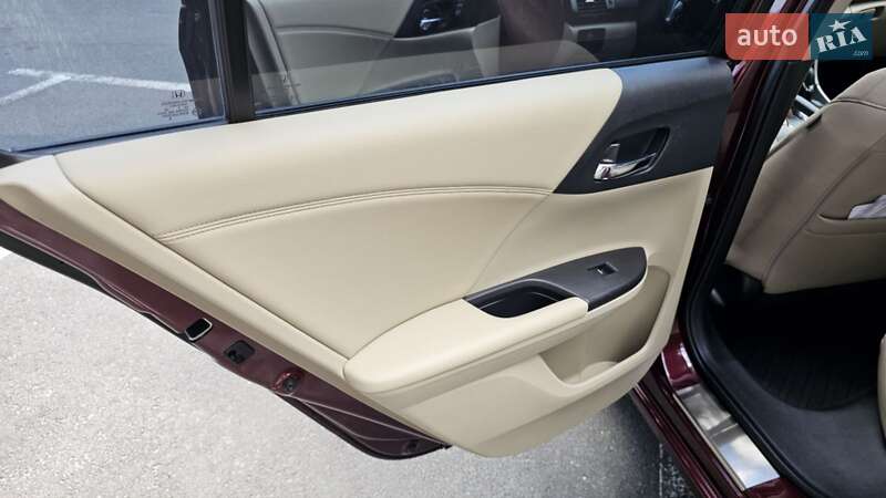 Седан Honda Accord 2014 в Києві