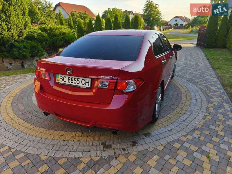 Седан Honda Accord 2010 в Стрию