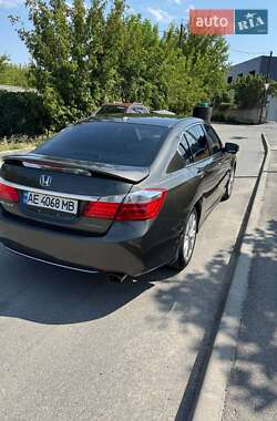 Седан Honda Accord 2013 в 