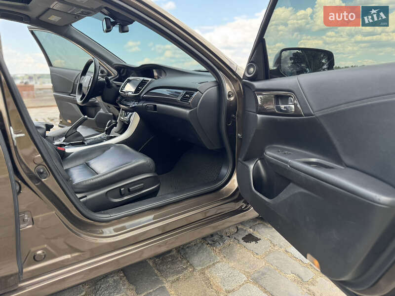 Седан Honda Accord 2017 в Киеве