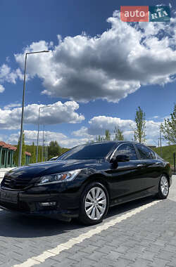 Седан Honda Accord 2013 в 